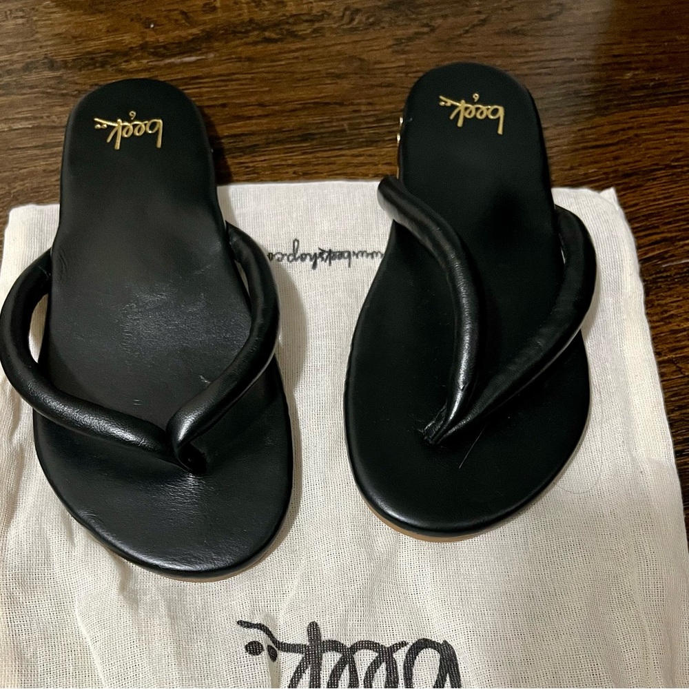 Beek Black Leather Flip flop with Gold Logo - Picture 2 of 4